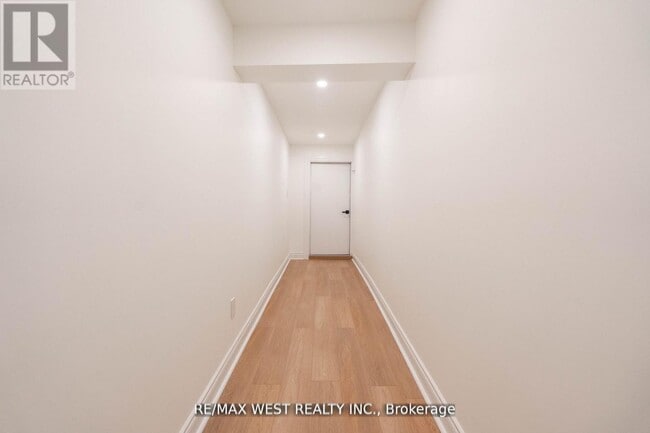 Building Photo - 75 Wright Crescent
