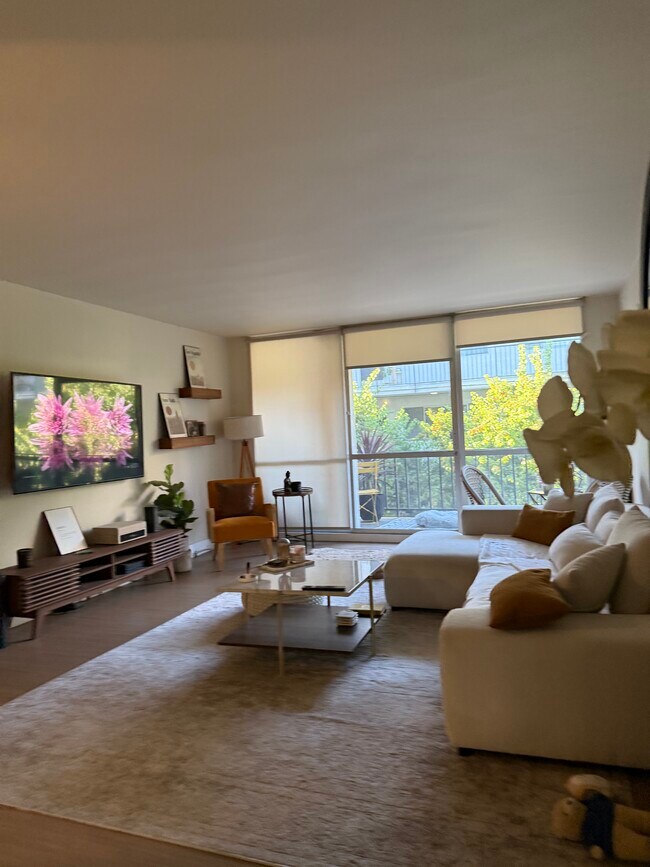 Foto del edificio - 601 E Del Mar Blvd