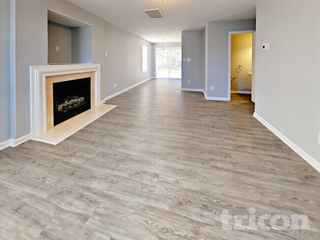 Foto del edificio - 3014 Great Falls Dr