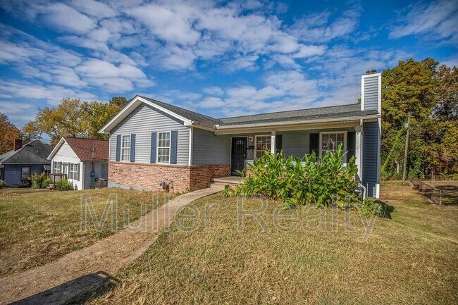 Building Photo - 2909 Selma Ave