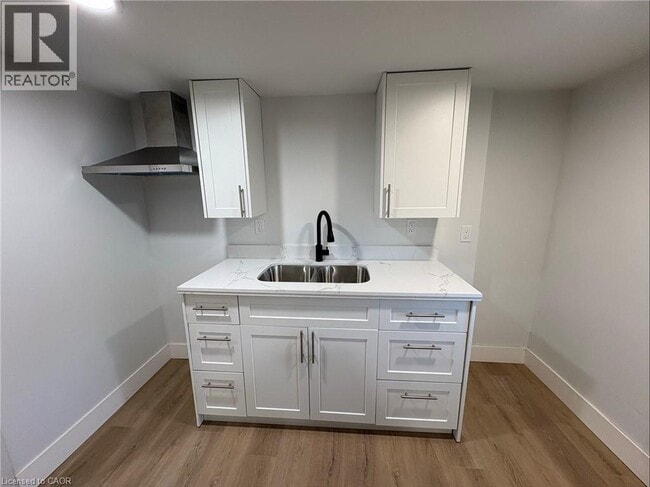 Photo du bâtiment - 803 King St