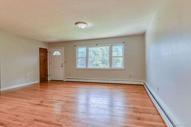 Foto del edificio - 11 Hudson Bluff Dr