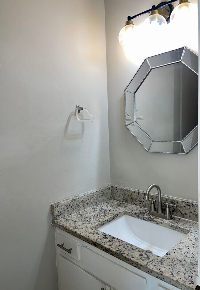 Foto del edificio - 945 Silverwood Dr