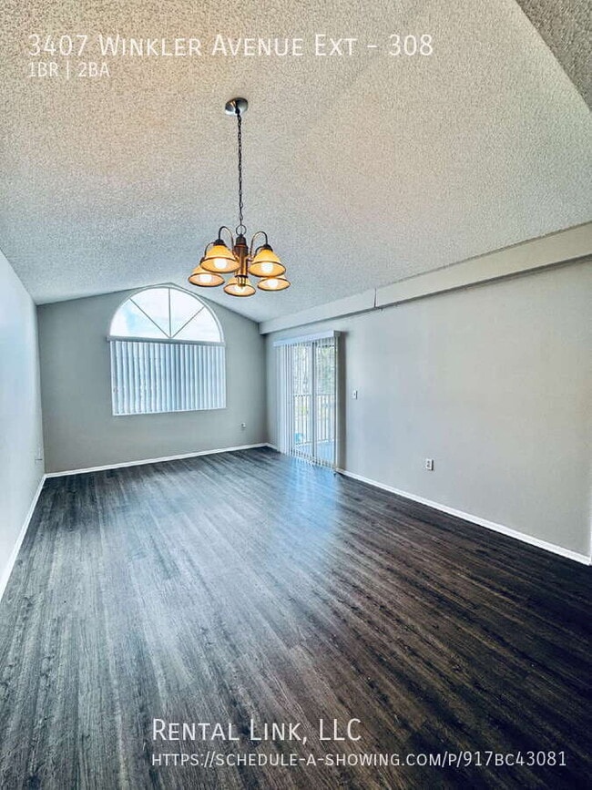 Foto del edificio - 3407 Winkler Ave Ext