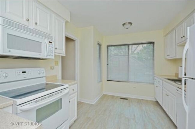 Kitchen - 80 Cedar Rdg