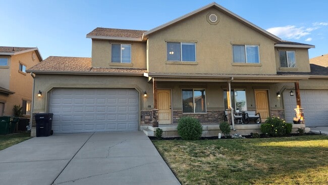Building Photo - 10 W 1675 N
