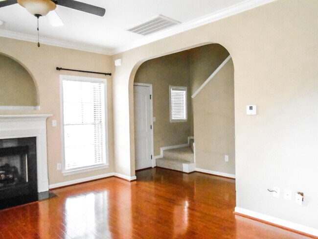 Foto del edificio - 2464 Ridgemont Dr
