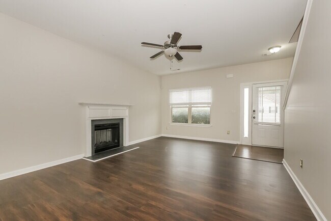 Foto del edificio - 632 Stevens Pl