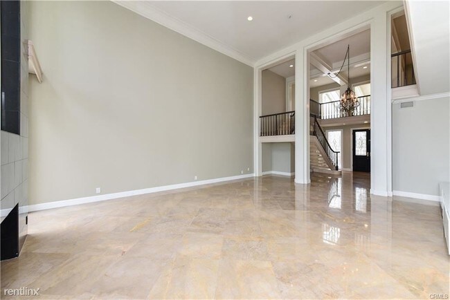 Building Photo - 4 br, 3 bath House - 1 Rue Biarritz