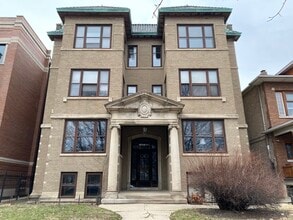 Building Photo - 2548 W Logan Blvd