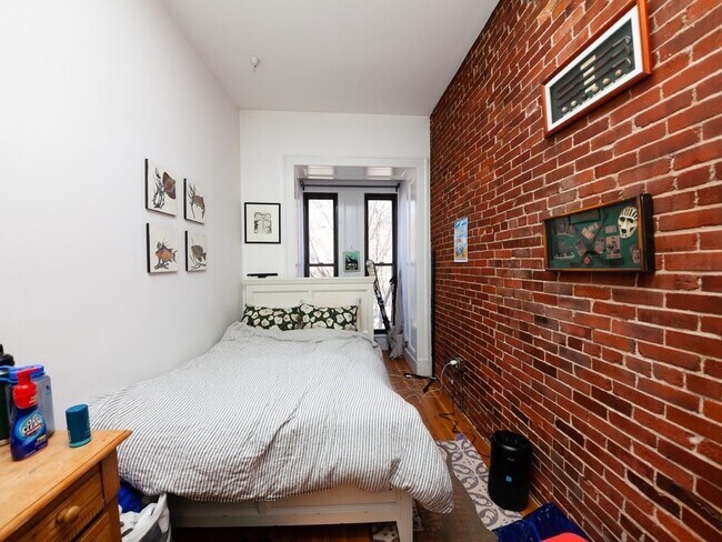 Foto del edificio - 1662 Washington St