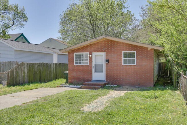 Building Photo - 14 Hopkins St