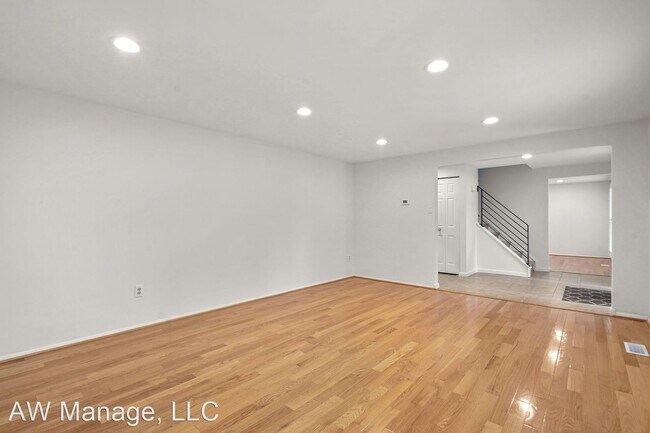 Foto del edificio - 4 br, 3.5 bath House - 14817 Soft Wind Dr