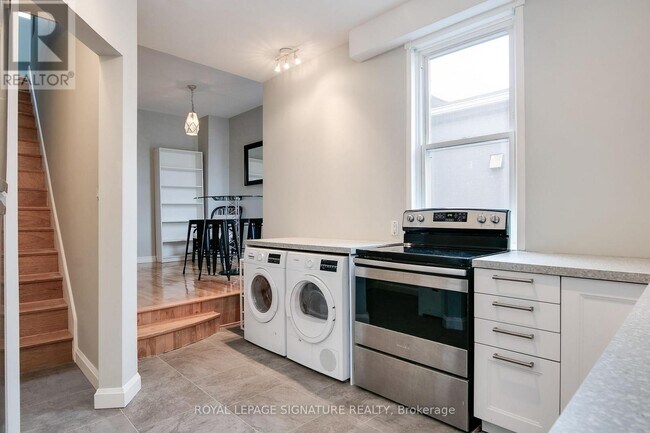 Building Photo - 133 Brock Ave