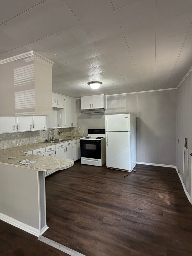 Foto del edificio - 811 Ford St