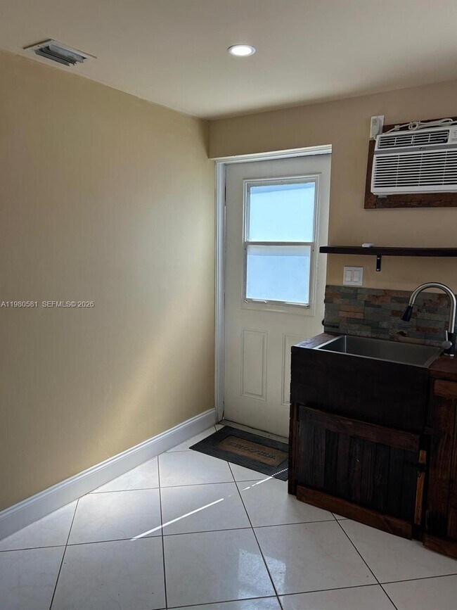 Foto del edificio - 1301 N 58th Ave