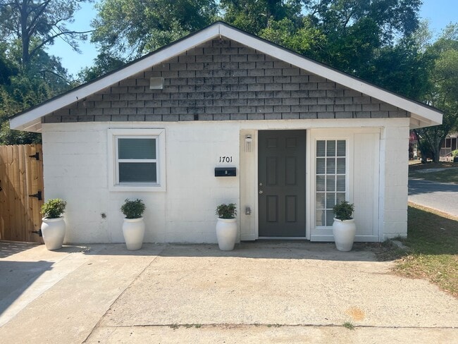 Building Photo - 1701 E 39th St