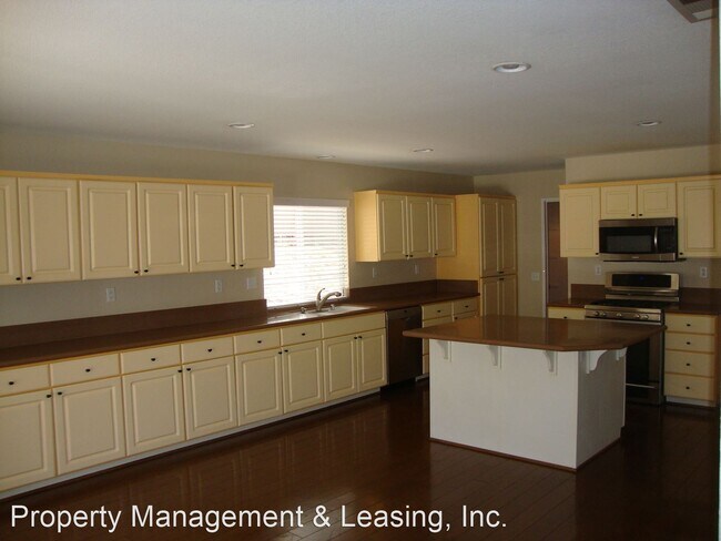 Building Photo - 4 br, 2.5 bath House - 1029 Via Vera Cruz