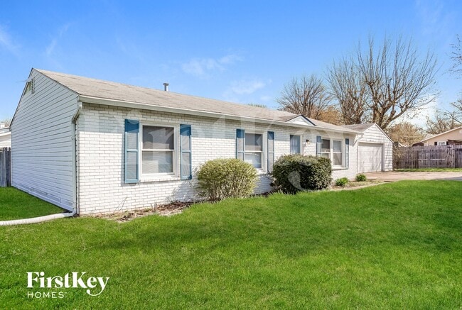 Building Photo - 3210 E Dudley Ave