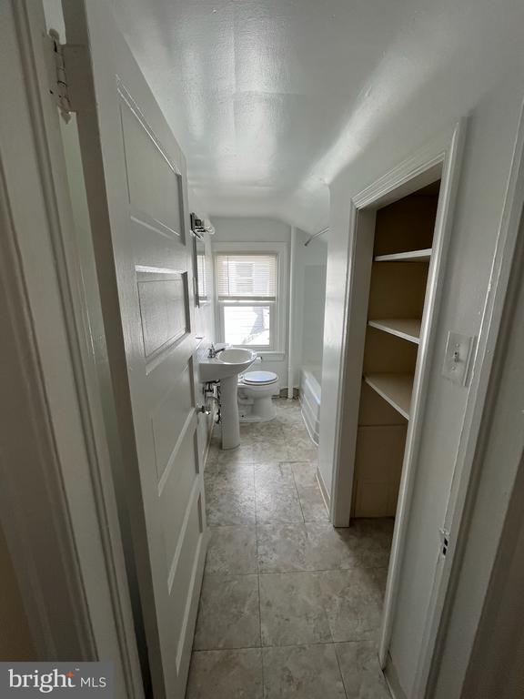 Foto principal - 424 Blair Mill Rd