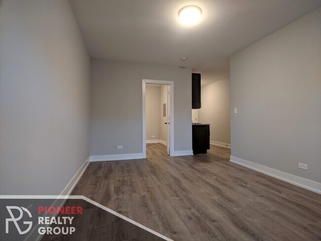 Foto del edificio - 709 W Brompton Ave