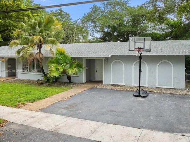 Foto del edificio - 7752 SW 106th St