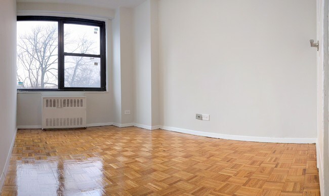 Building Photo - 160 Parkside Ave