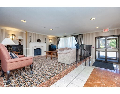 Building Photo - 1006 Paradise Rd