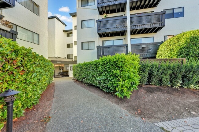 Building Photo - 2433 Malaview Avenue