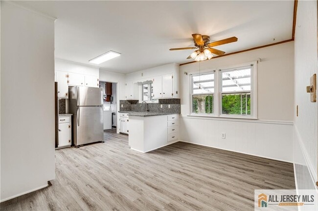 Foto del edificio - 1474 Huron Rd