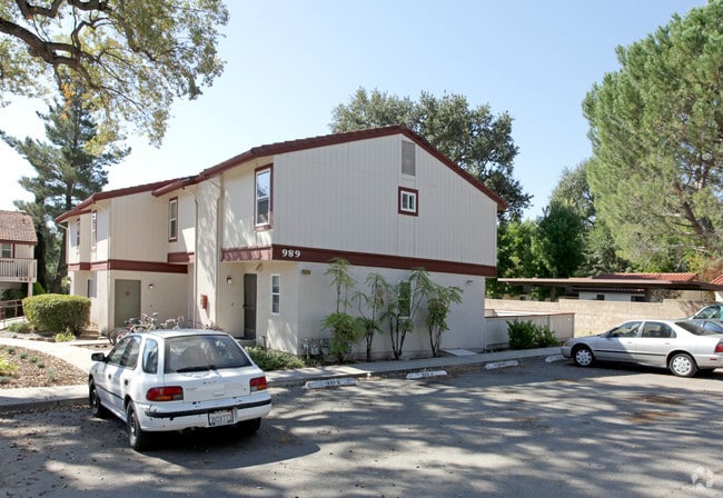 Building Photo - Rolling Hills Apartments I & II