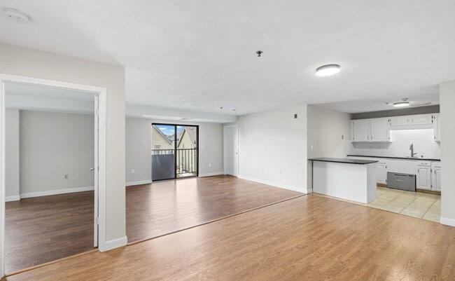 Building Photo - 39 Parlin St