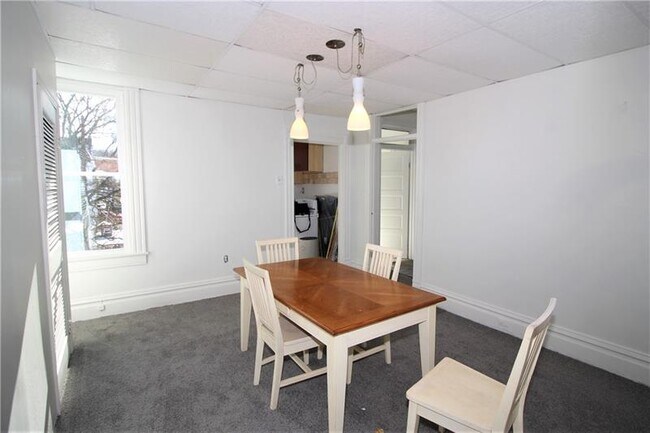Building Photo - 318 2nd St