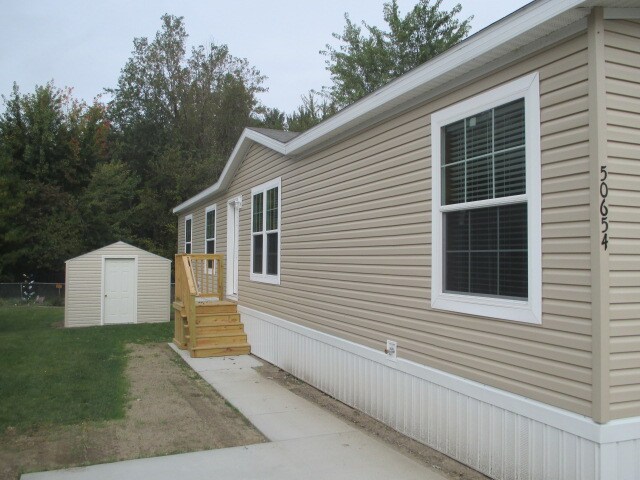 Primary Photo - 50654 Van Buren Dr