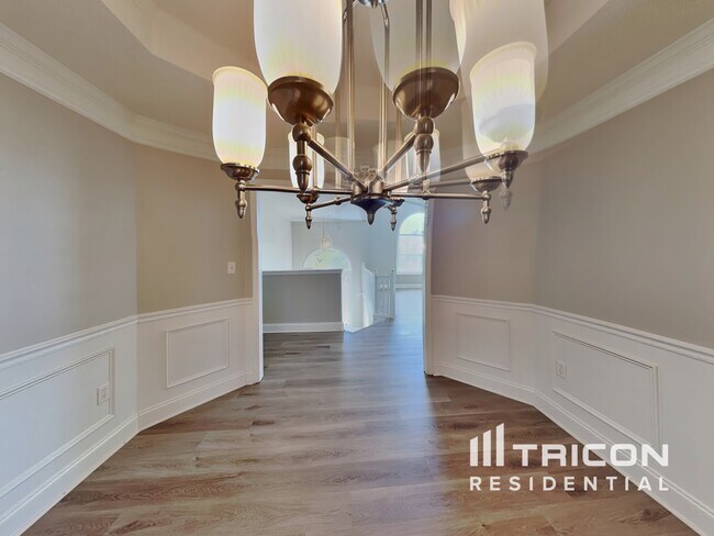 Building Photo - 260 Brook Hollow Dr