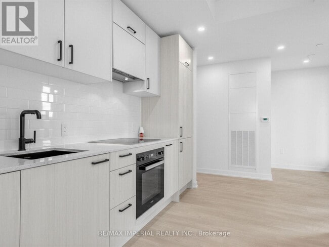 Building Photo - 1 Quarrington Ln