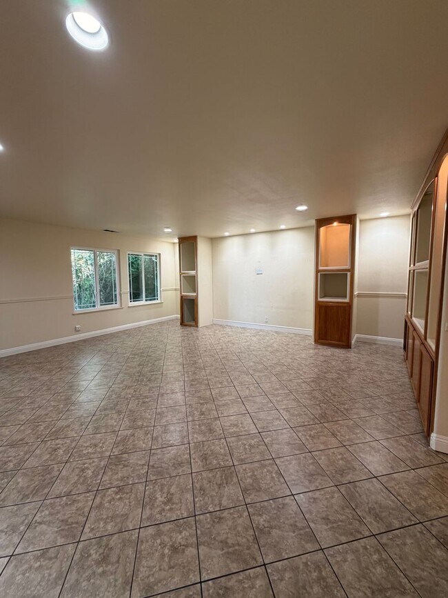 Building Photo - Beautiful Citrus Heights Home