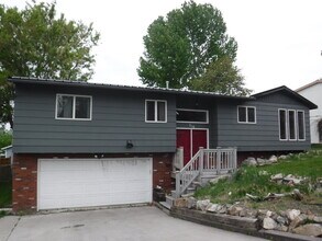 Building Photo - 210 High Park Way