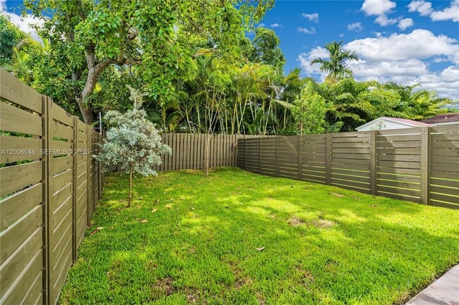 Foto del edificio - 2887 SW 33rd Ave