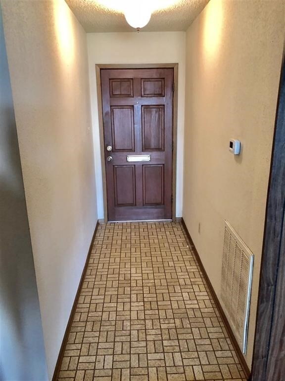 Building Photo - 4370 W Broadway St