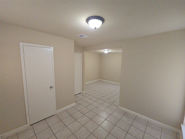 Foto del edificio - 919 Progreso Dr