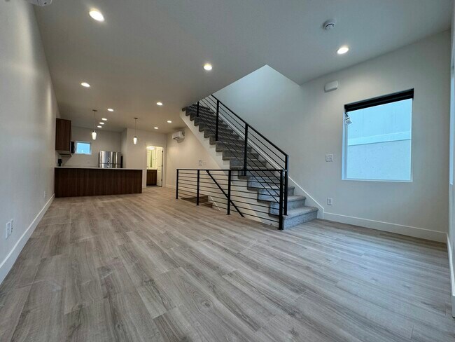 Foto del edificio - 1791 S Renaissance Towne Dr