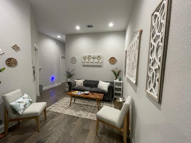 Foto del edificio - 1640 Highland Falls Dr