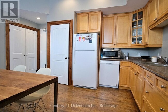 Photo du bâtiment - 68 Hurontario St