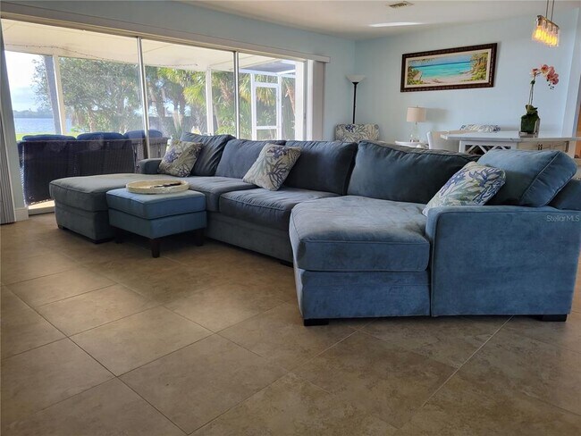 Foto del edificio - 1175 Bayshore Dr