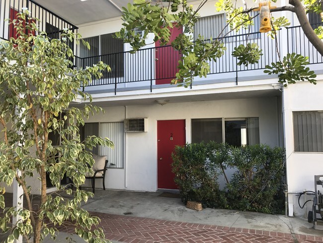 Foto del edificio - 13855 Burbank Blvd