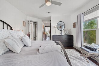 Building Photo - 500 Turnberry Ln