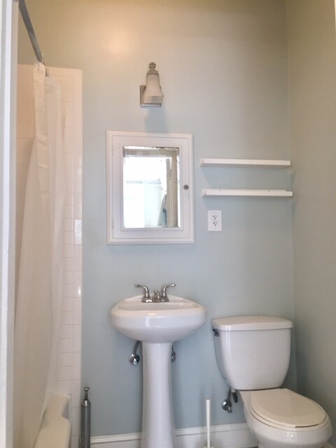 Building Photo - 423 Clinton Ave