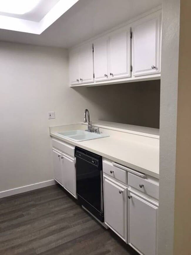 Building Photo - 2507 Navarra Dr