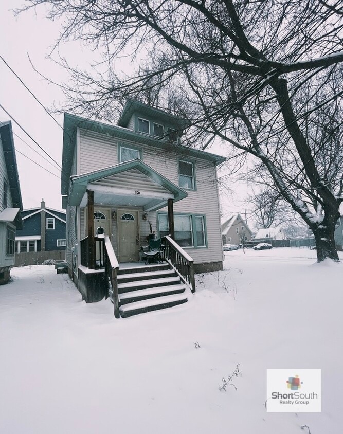 200 Clifford St, Lansing, MI 48912 House Rental in Lansing, MI